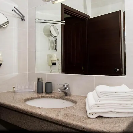 钻石宫殿公寓式酒店 4*