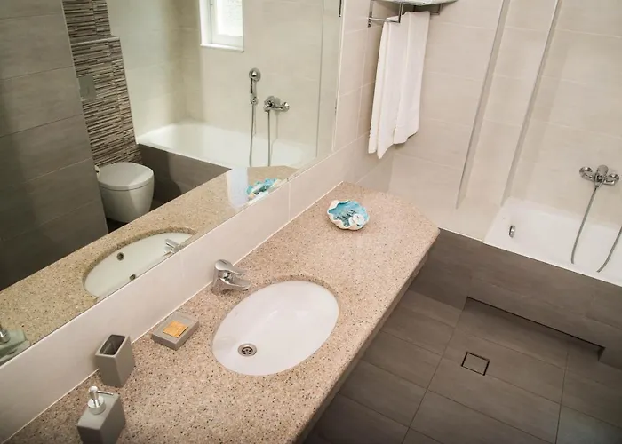 Diamond Palace Apartahotel Githio